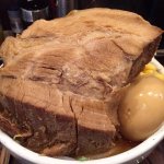 なんじゃこりゃｗ松戸にあるラーメン屋のチャーシューがデカすぎてコラを疑うレベルｗ