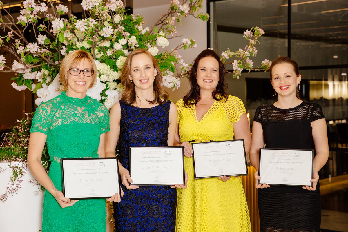 4womeninscience's tweet image. The 2016 @4womeninscience Fellows from Australia &amp;amp; NZ have been honoured tonight at an incredible ceremony in #Melbourne. #womeninscience