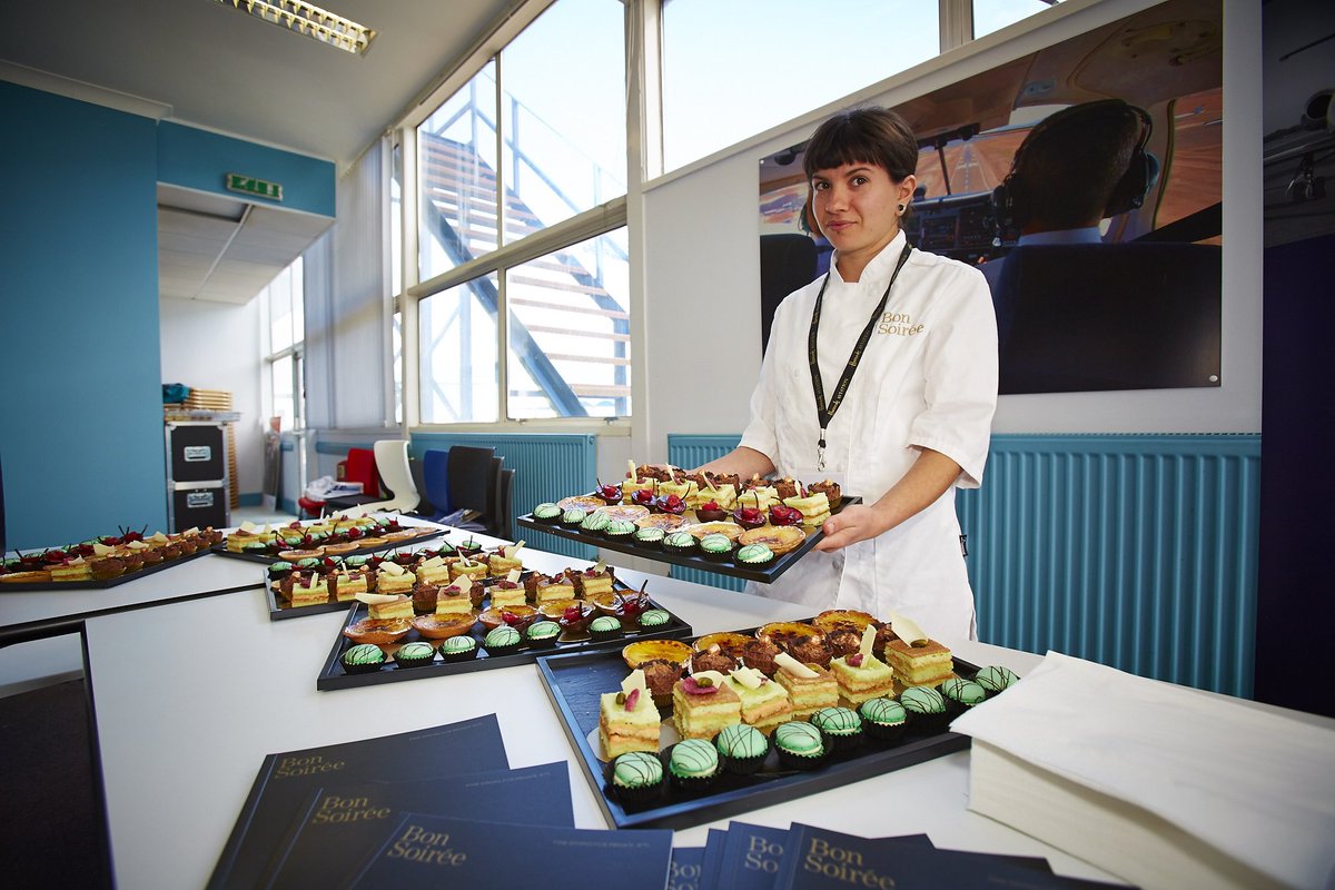 BonSoireeFood's tweet photo. Our Head Pastry Chef Natasha at SETops Conference at Oxford last week, thank you for having us @blueskybizav #pastrychef #bizav #PrivateJet https://t.co/5mgjVhGzs4