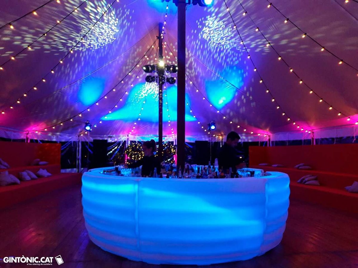 Amb espais com aquest sempre s’hi treballa a gust! #barralliure #cocteleria #cocktail #cadaments2016 #wedding #festesprivades #gransmoments