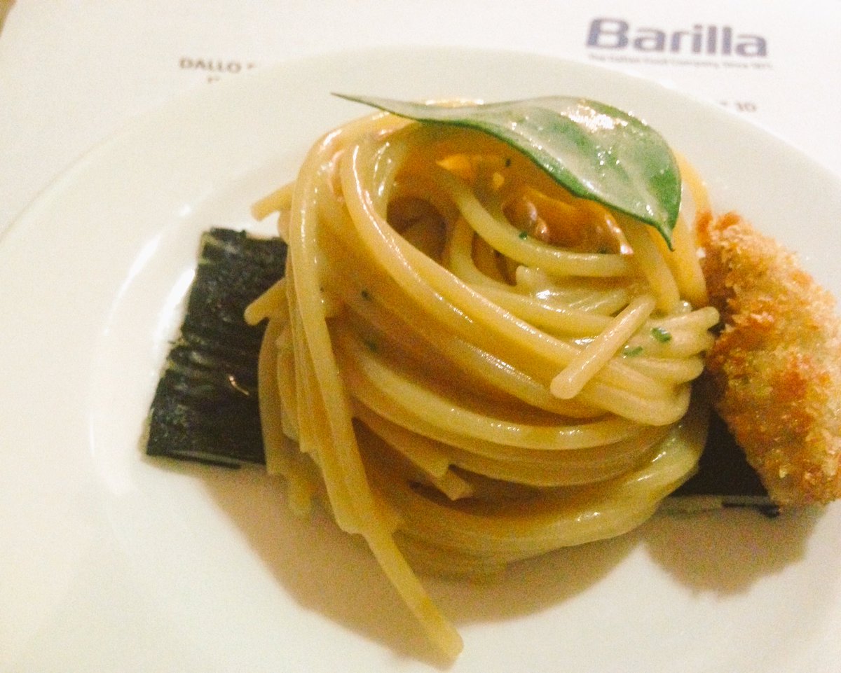 lo #spaghetto al profumo di mare  (ostriche, caviale, champagne) di Caterina Amelio per il #worldpastaday