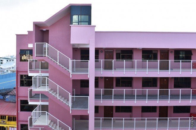 MohamedNasheed's tweet photo. Alhugandumenge sarukaaru ge siyaasathaai masakkathun flat libunu hurihaa faraiythakah marhabaa. #FlatDhonbe https://t.co/FO7UvX3NIp