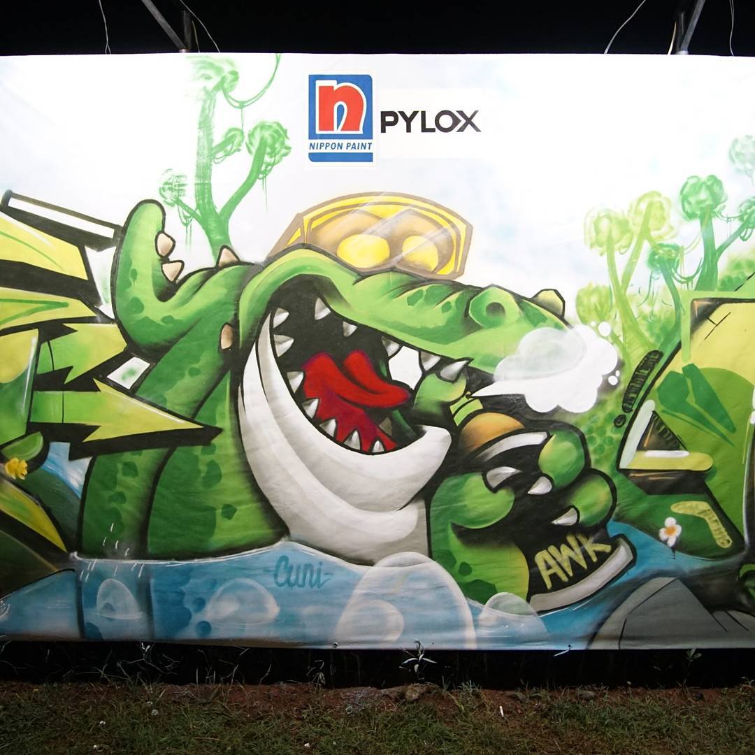 Again, thank you all for coming to #VidaFest. Here's the full-graffiti by <a href="/ARTHRPY/">ARTHERAPY MOVEMENT</a>, fully supported by <a href="/NipponPaintID/">Nippon Paint Indonesia</a> #PYLOX. Topnotch!