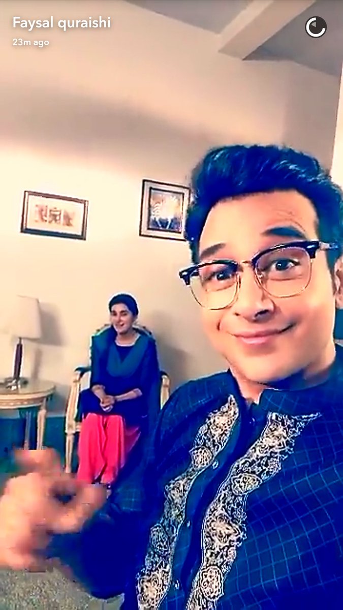 AyezaAzhar_'s tweet photo. @faysalquraishi
Hero Onset #Wadaa 👌 👇
#Shooting 😜😙
#Shmile my Hero 💙 https://t.co/MmGUt33G0d