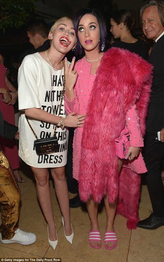 MileySourceNews's tweet photo. Happy 32nd Birthday to the super talented Katy Perry! ❤ #HappyBirthdayKatyPerry https://t.co/qWH5EAdAUG
