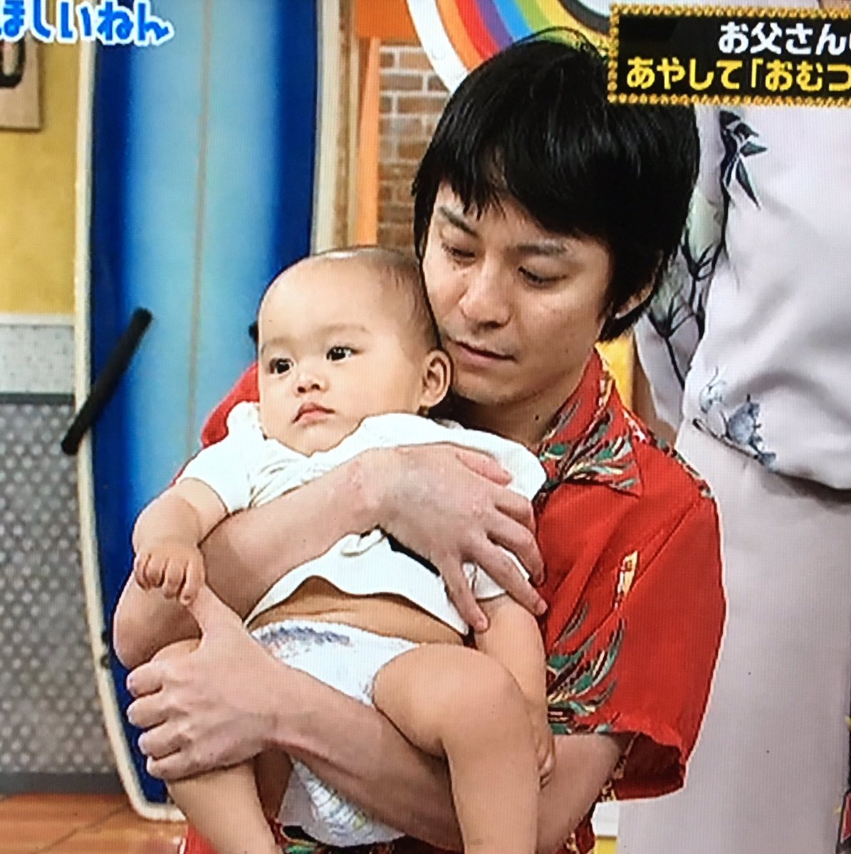 そら ジャニ勉 こちらは昨日 井上和香さんの回 すばるくんの親指をぎゅっと握る赤ちゃんと握られた指を見るすばるくんの優しい眼差し