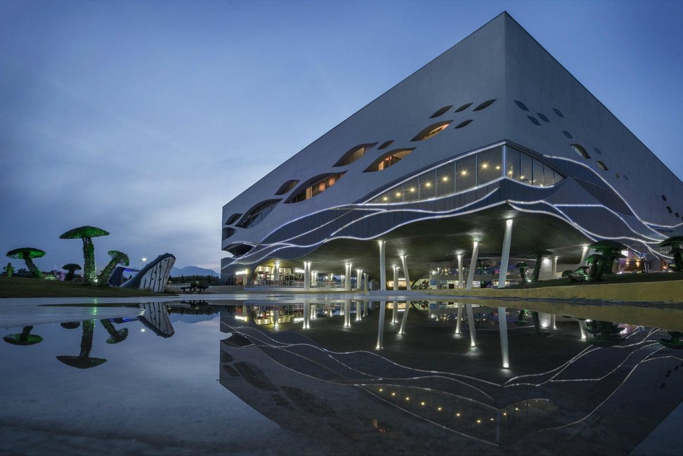 Arch2O_magazine's tweet photo. Antalya Aquarium | Bahadir Kul Architects
https://t.co/05ohhy0nT0
#ARCH20 #architecture #Aquarium https://t.co/6Y9dE1wRx3