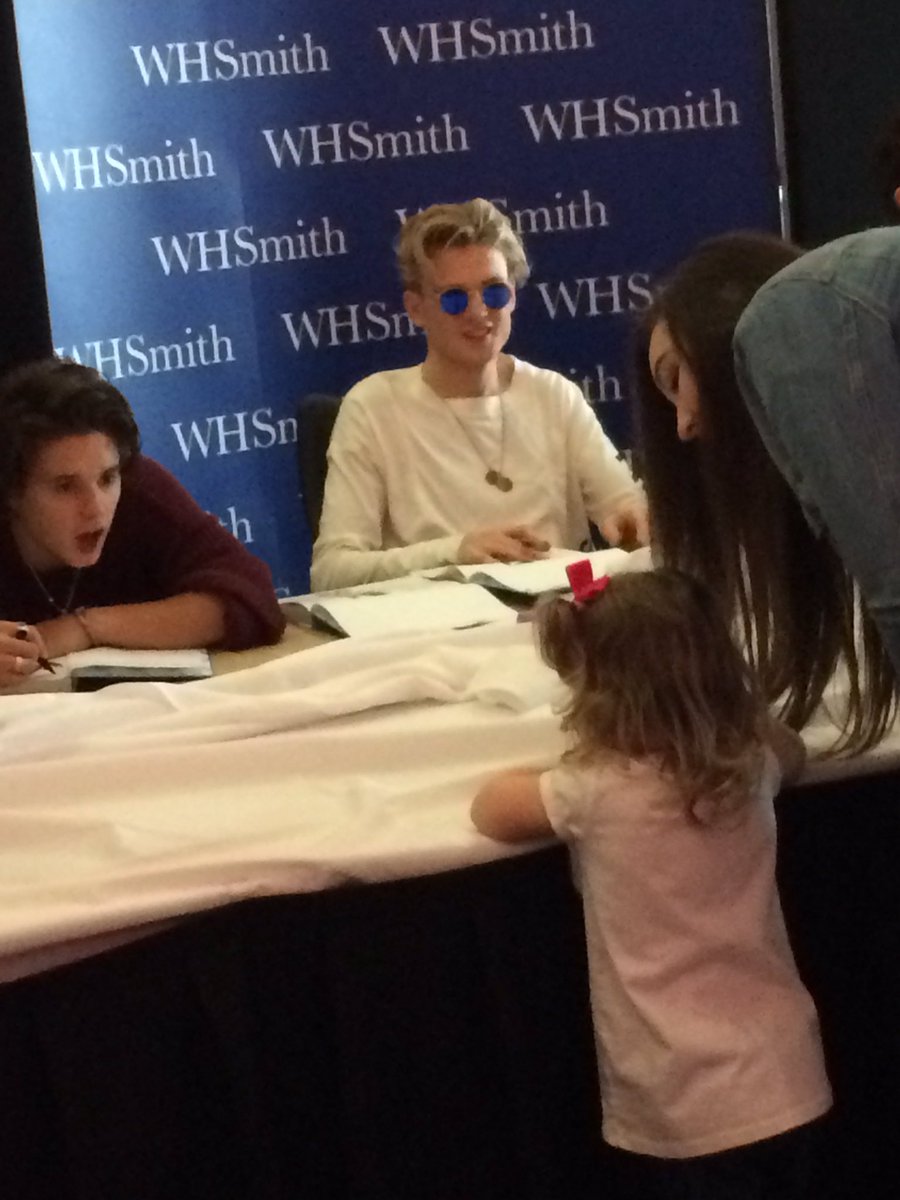 femm07's tweet photo. @TheVampsband https://t.co/5b9gkR9pEz