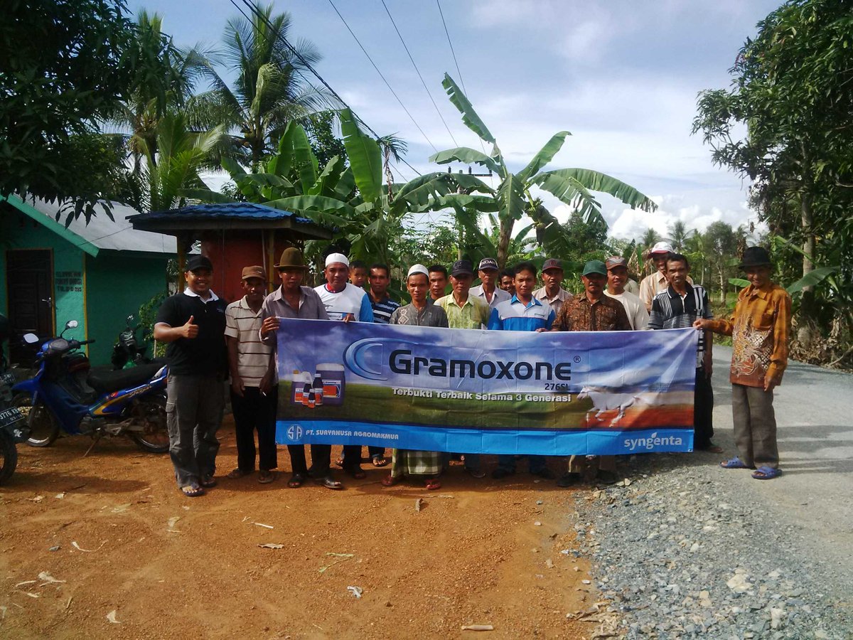 SahalaBudian's tweet photo. Mempererat tali silaturahmi #Gramoxone dengan petani #kalimantan @SyngentaID @Syngenta https://t.co/KhJH70MSW9
