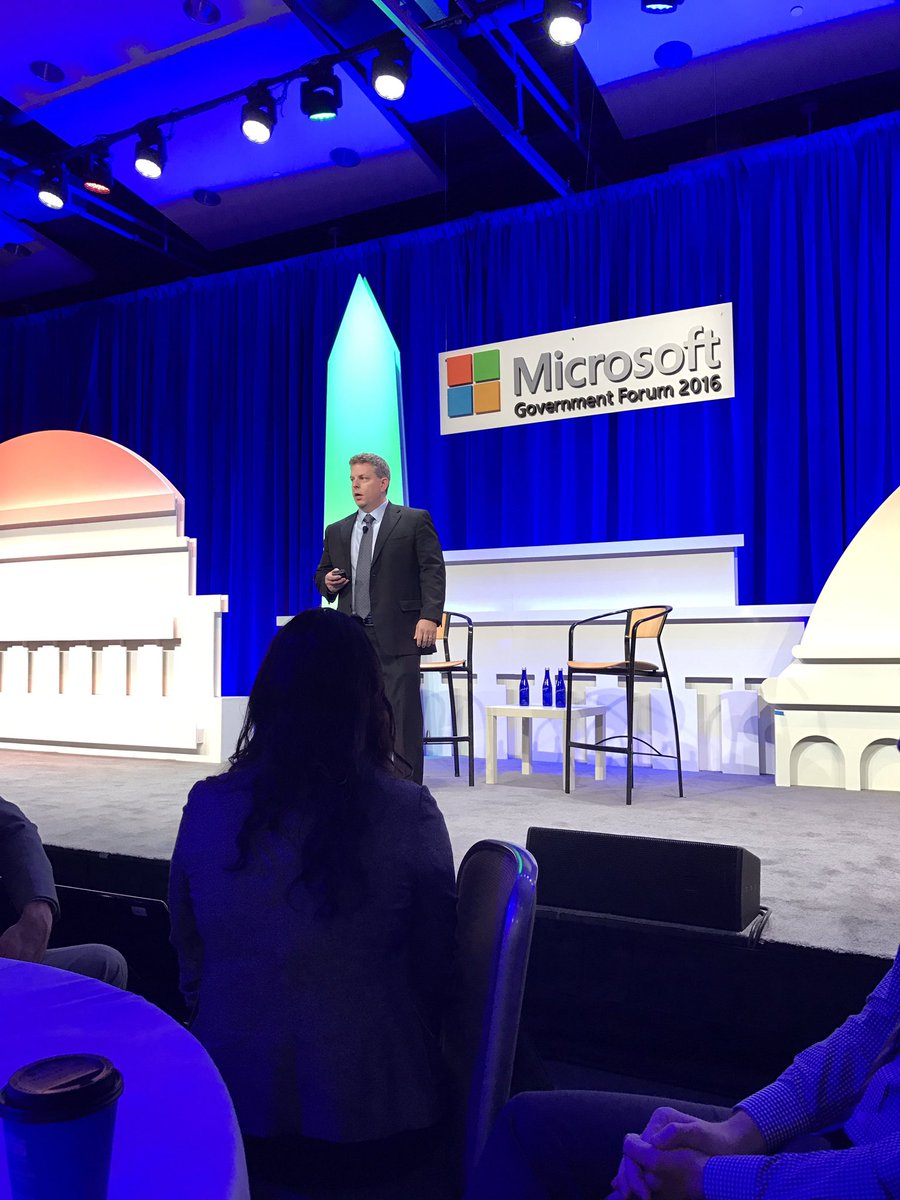 willischris1's tweet photo. @jlzander highlights the digital transformation of @MSCloud #gov #forum #azuregov https://t.co/3Fj6IvlHCb