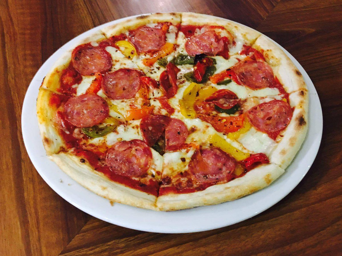 Il_Pavone's tweet photo. The difference between pizza and your opinion is that I only asked for pizza! https://t.co/4kKPKhG55Z