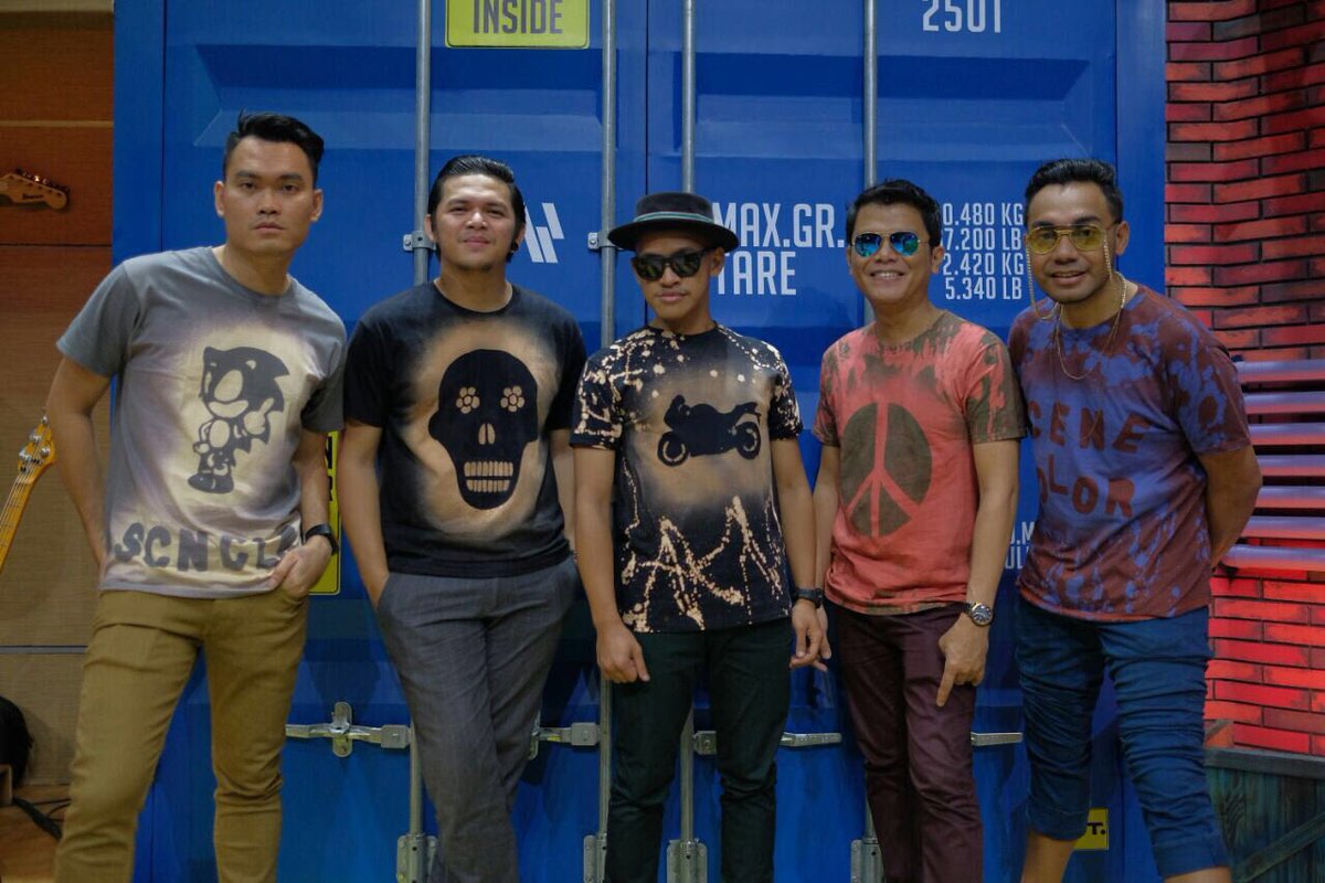 Malam ini masih ada kami yang akan menemani saat santai nona sekalian di <a href="/TheComment_NET/">The Comment</a> uhuy!