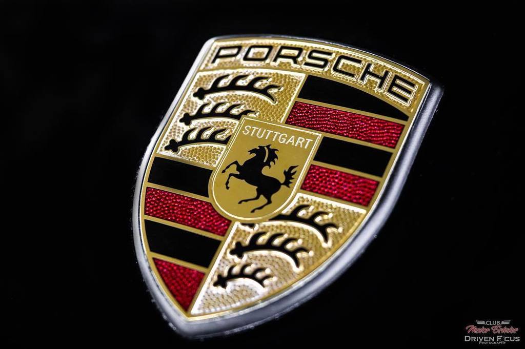 ClubMotorEstate's tweet photo. Have you ever taken the time to look at the incredible detail on the Porsche emblem? Simpl… https://t.co/ArAA8DqlyJ https://t.co/FBpCCi1Hzc
