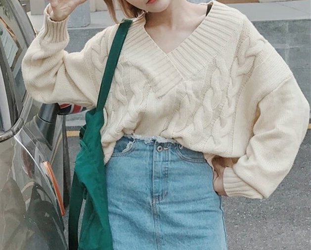 Dress_For_You_'s tweet image. [ Rt = ❤ ]
✅ 일상생활 속에서도 무난히 입을 수 있는 루즈핏 니트!
**
💮 브이넥 니트
✔ 25000원 + 3000원
**
참고 &amp;amp; 주문 ➡ m.blog.naver.com/xxx_no/2208453…