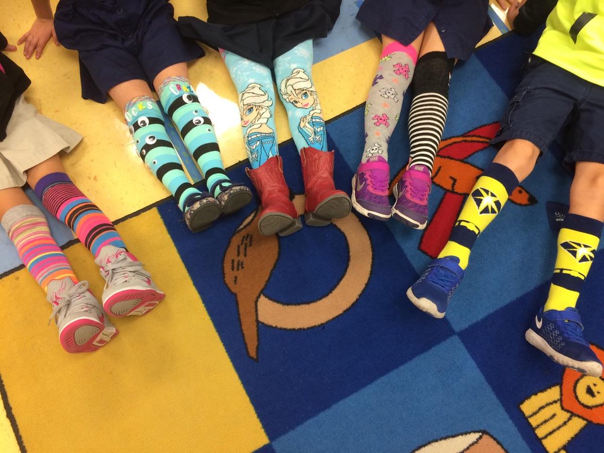 LimonaPta's tweet photo. @HCPSLimonaES Lions "SOCKING" it to drugs #redribbonweek #limonarocks https://t.co/OSUrT8qy4f