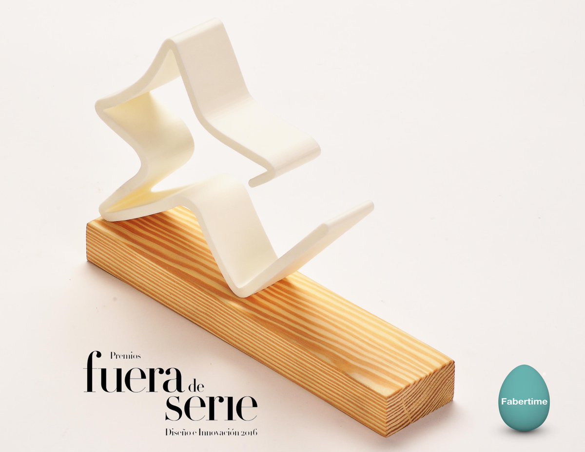 Producción de los premios para la revista Fuera de Serie, diseñado por Dionisio Pelaez , que les parece? ow.ly/WoMG305vpb2