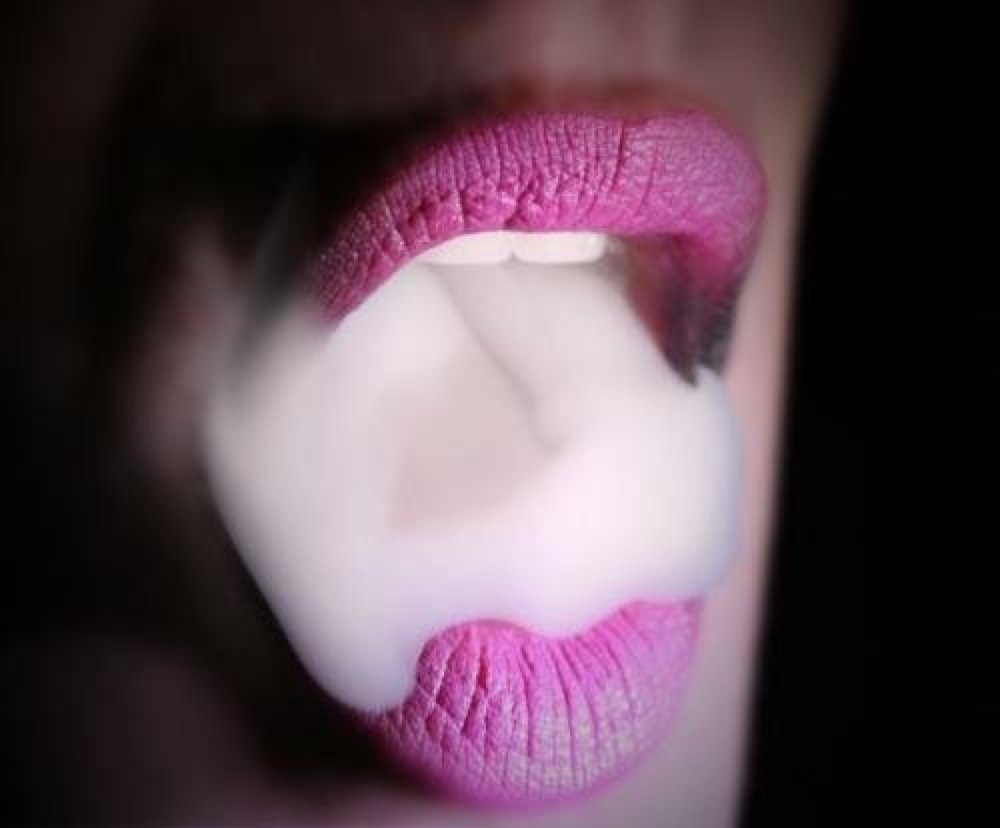 smokingsexy's tweet photo. #inhale https://t.co/L3DvkbktYi