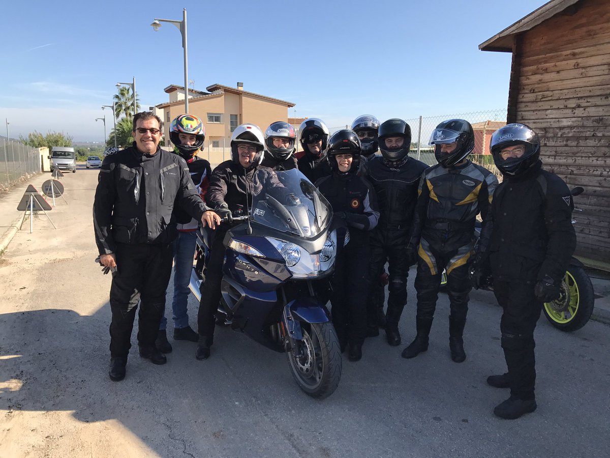 ks34forever's tweet photo. Nueva máquina en el grupo #Trophy1200 @Triumph_Spain espectacular moto 🏍 https://t.co/TdGWQrwaqE