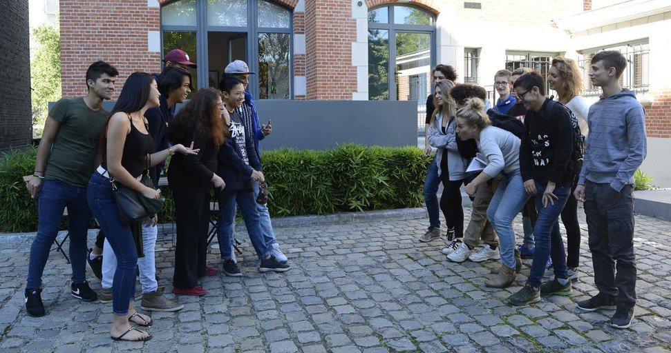 Outofthebox_bxl's tweet photo. Chaque mardi après-midi, les jeunes suivent l'atelier de chant avec Manon Hanseeuw puis ce… https://t.co/Fgd8uAcqNZ https://t.co/WBM3nUF3B9