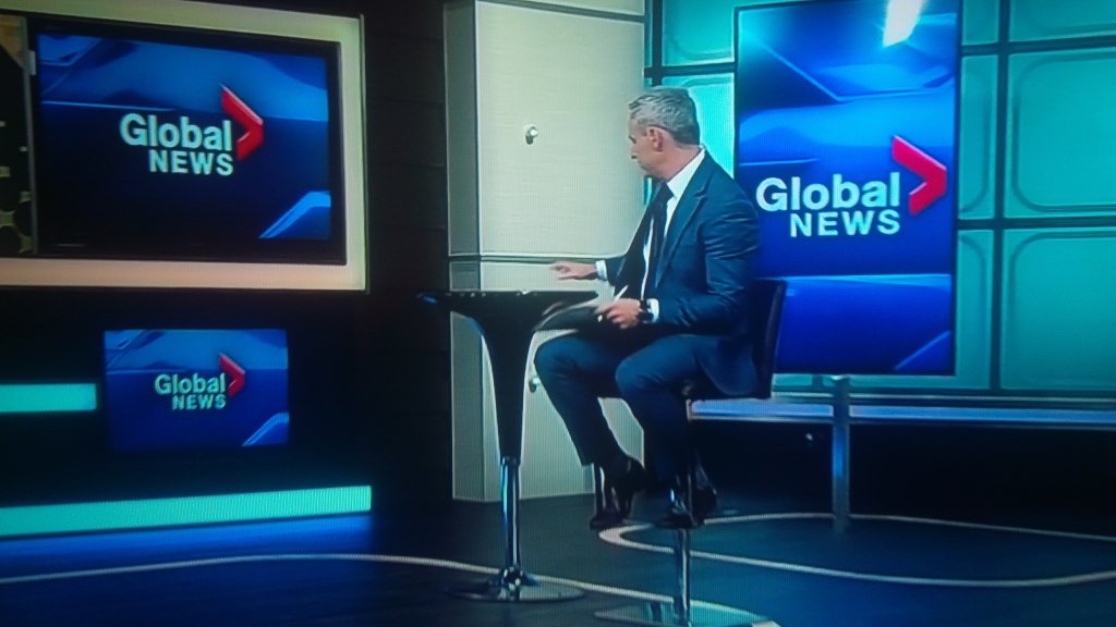 skeetercook's tweet image. OMG! @DanPolischuk @MattAdams5 look at the table they use #TinyTable