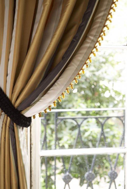 We don't like to rush our hand-finished furnishings so if you'd like curtains fitted pre-Christmas, get in touch! Order book closes 31 Oct.