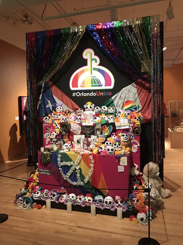 SrMuench's tweet photo. Awesome trip to the Mexican Fine Arts Museum to learn about el Día de los Muertos #d155inspire @SraBachta https://t.co/CK2LwgKP2X