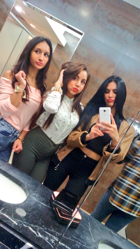 Moritauseras's tweet photo. H💝👎💋👑.  #happy https://t.co/9yQMzFONVJ