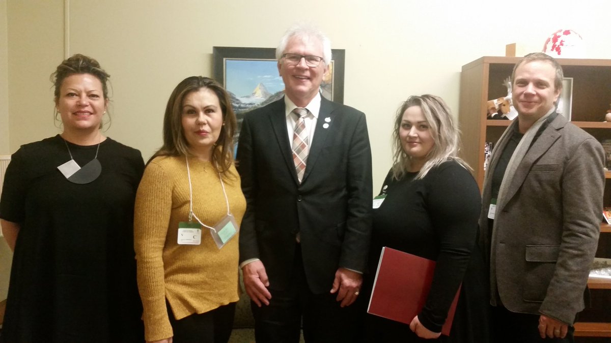 BonneauTracey's tweet photo. #ArtsDay on the Hill @ArtsCoalitionCa @Nimac @artsbc #Artheals grateful for the meeting. #Reconciliation #weareallone @IMAA_AAMI https://t.co/3ue16sisyO