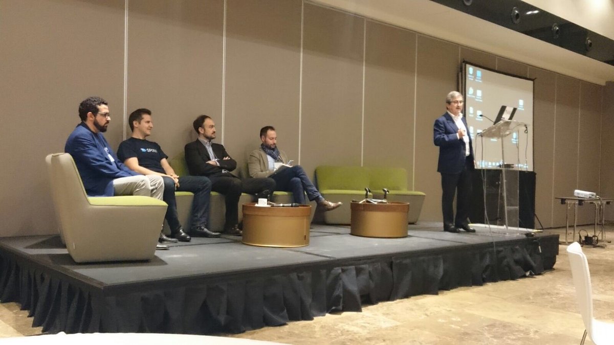 EsSharenjoy's tweet photo. A punto de empezar nuestra ponencia en #insurancerevolution2016 #insurance #seguros #EconomiaColaborativa https://t.co/JqnuoMop6a