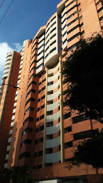 infinitibienes's tweet photo. INFINITI BIENES RAICES, vende apartamento en la Urb. Las Chimeneas Consulte, Excelente oportunidad 0424-4550075 https://t.co/uFIlurdeeZ