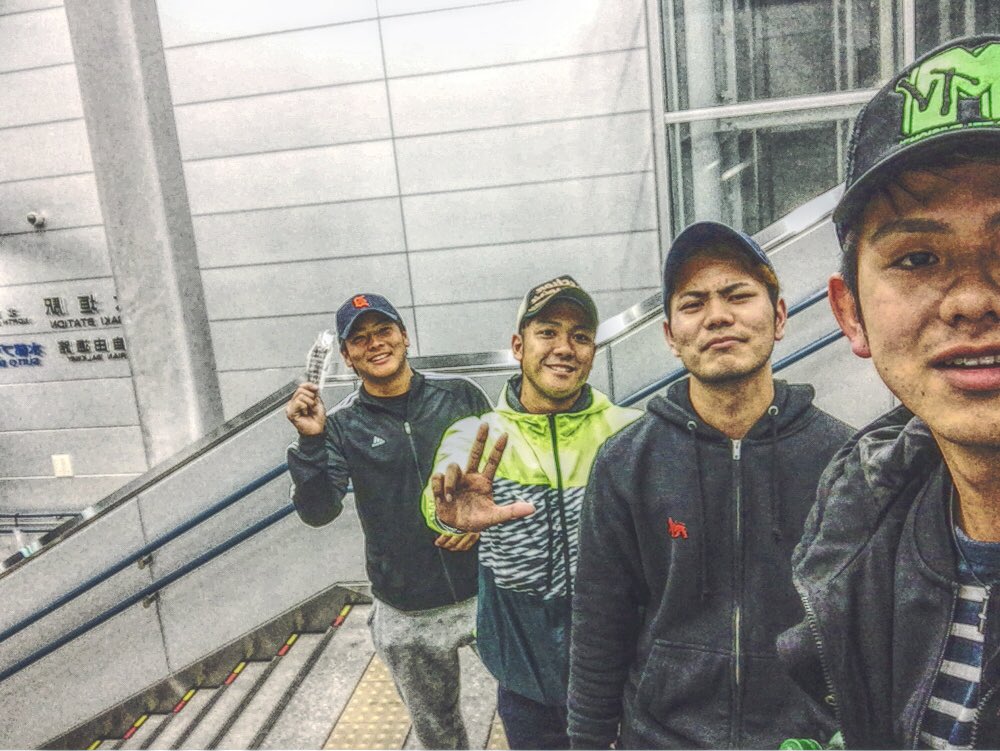 MMCjjiDZna8lR4k's tweet photo. 名護高の岐阜メン集合😁🍻
バカ楽しかった😂
ゆうすけ最高💥
また、集まるぞ〜‼️ https://t.co/frdqXRG5lB