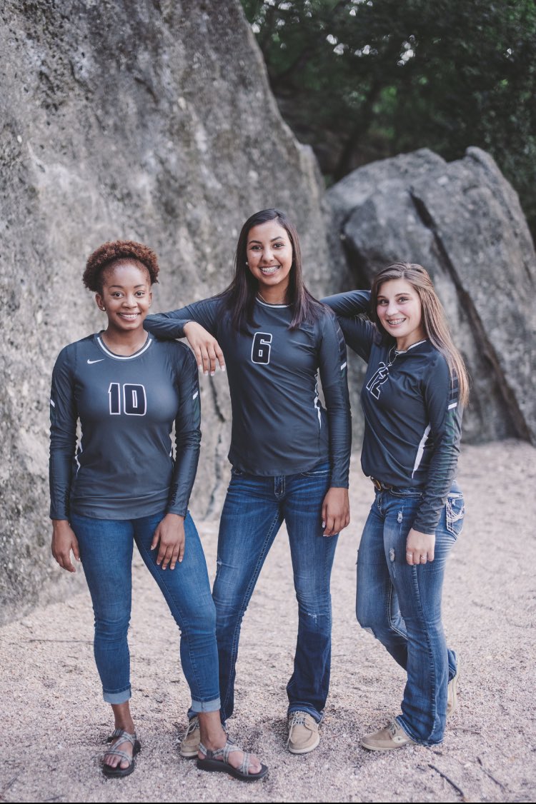 ladyduckvball's tweet photo. Last home game of the season tonight! Come support us as we celebrate these 3 amazing seniors! https://t.co/wLzXhrUjkz
