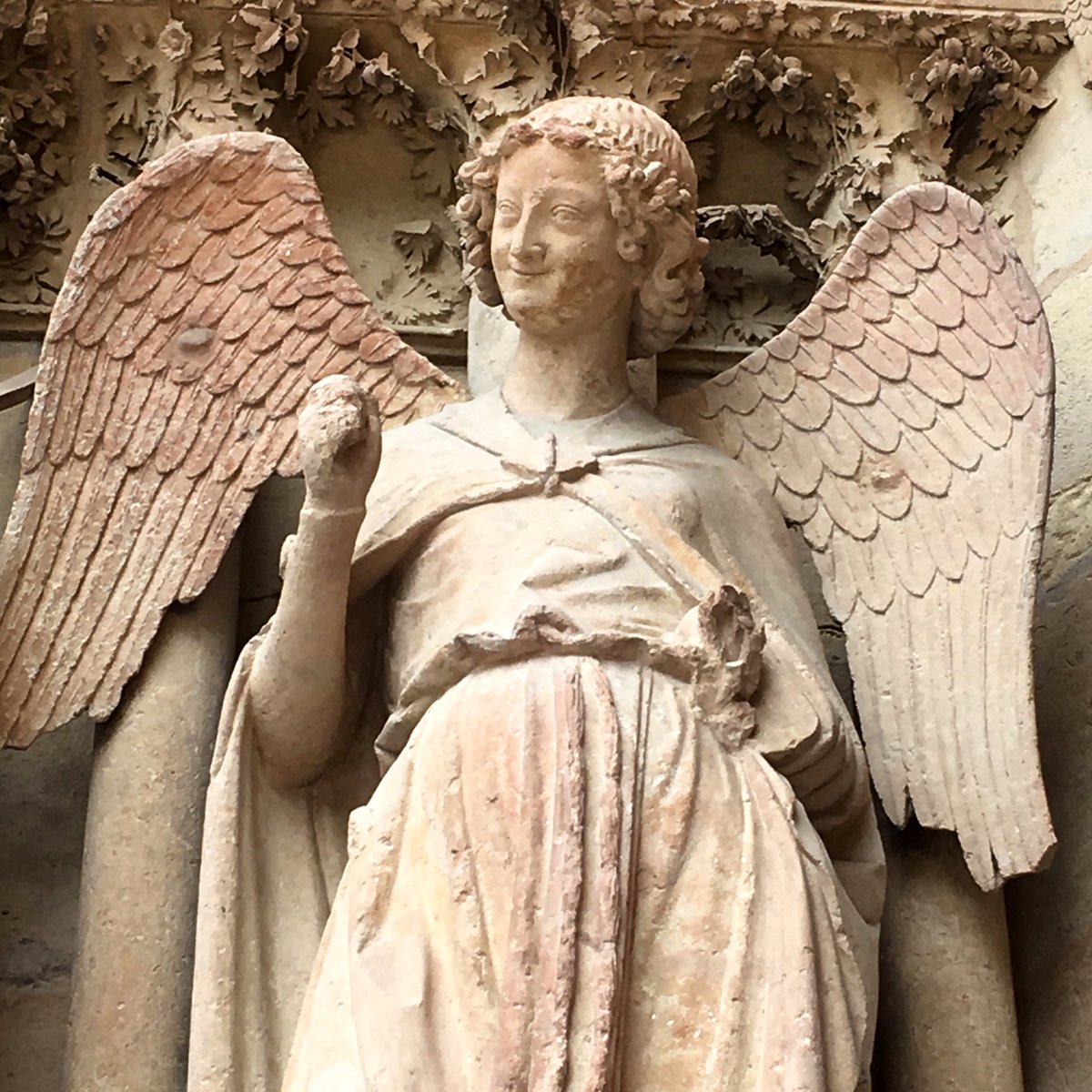 Un #patrimoine, une #histoire et un #terroir d'exception !
3 bonnes raisons de venir #visiter #Reims et la #Champagne avec le #sourire !