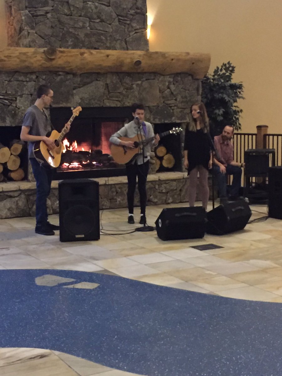 COSALeaders's tweet photo. Start your morning st #COSA2016Prin with some of our student musicians from Sisters HS! https://t.co/6wH8UvlsGc