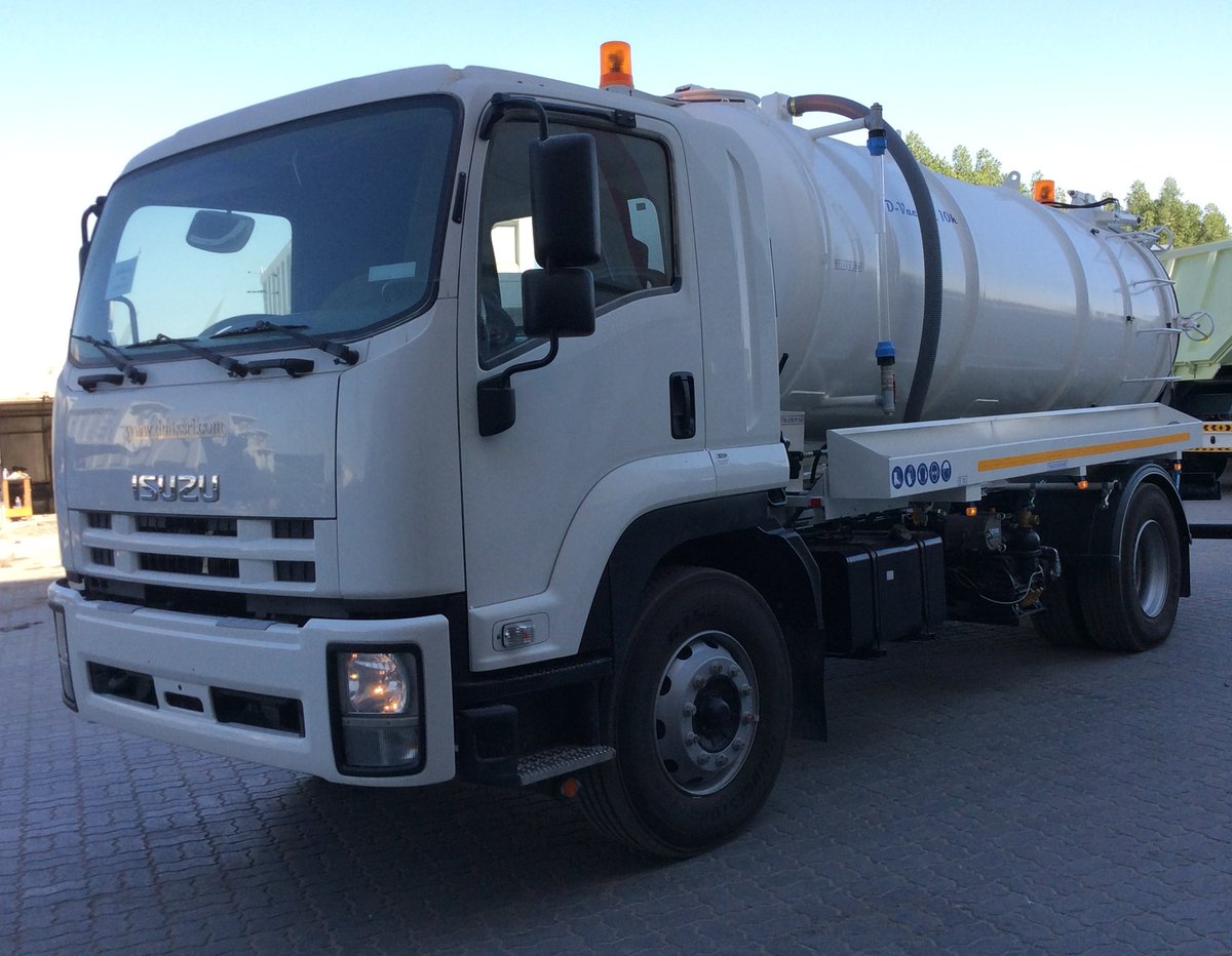 Dmixsrl's tweet photo. Vacuum unit on Isuzu truck #vacuum #ecologyequipment #bodybuilder #iraq #dmix #thebestchoice #iraqbusiness #topquality https://t.co/2Y4N6M0V9G