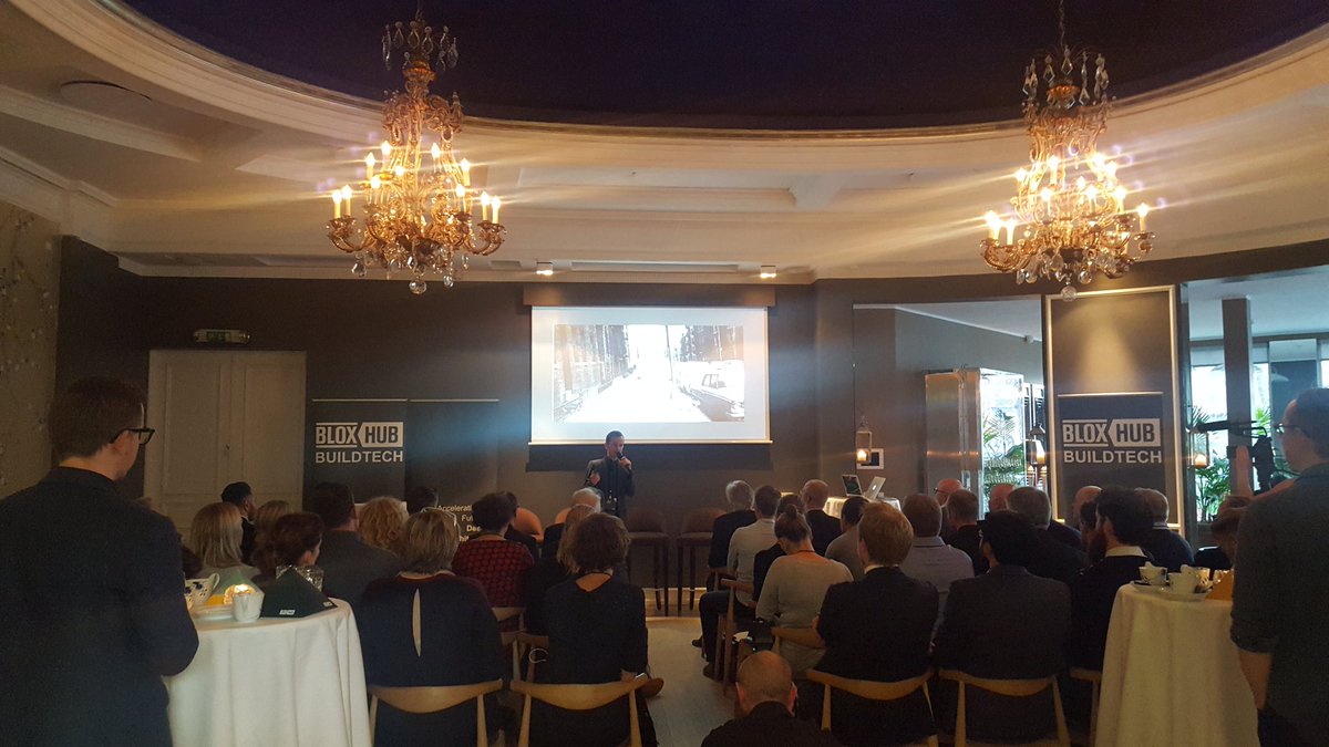 BLOXHUBdk's tweet image. First team presenting: Robert from @nordsense about their development throughout the Bloxhub Buildtech accelerator. #sensors #remotetracking