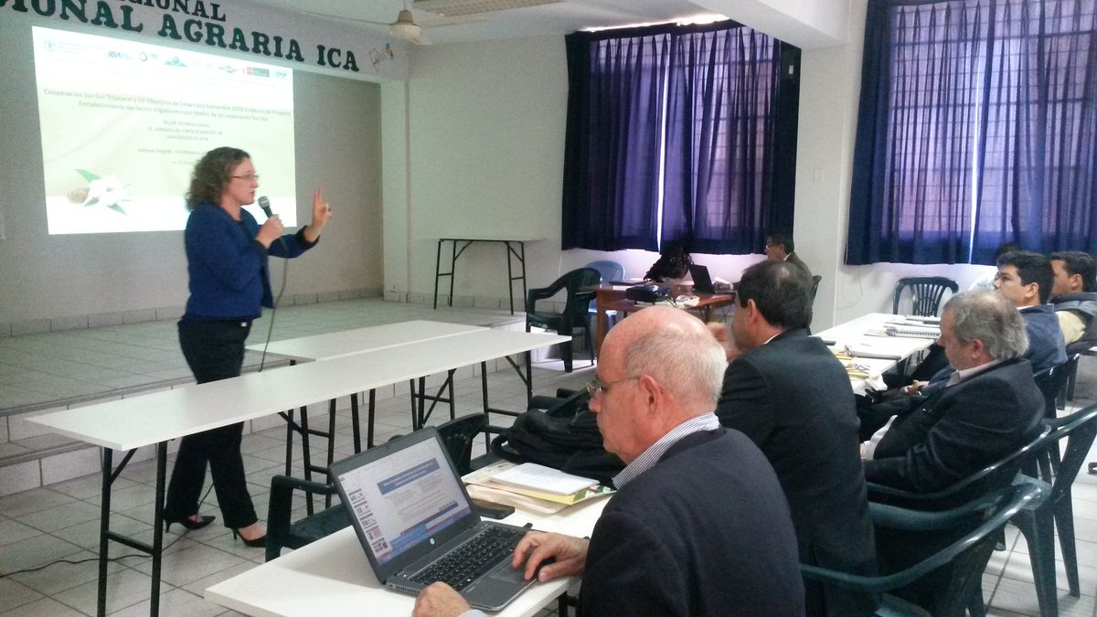 FAOPERU's tweet photo. Adriana Gregolin de #FAORLC sobre la #CooperaciónSurSur Trilateral y los #ODS hacia 2030 #SeguridadAlimentaria https://t.co/WGB2DiieHo