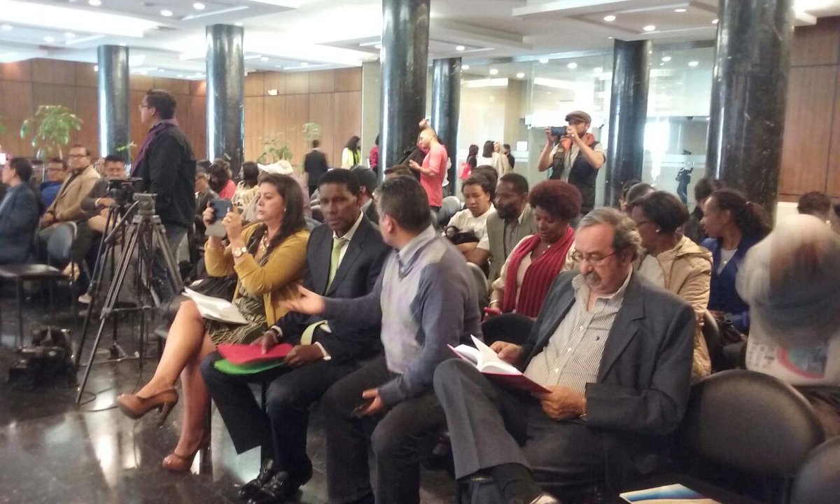 andesecuador's tweet photo. En @AsambleaEcuador inicia el foro fútbol y racismo que trata de evidenciar un tema latente y algo oculto de acuerdo con Agustín Delgado. https://t.co/8iz1hEXMFZ