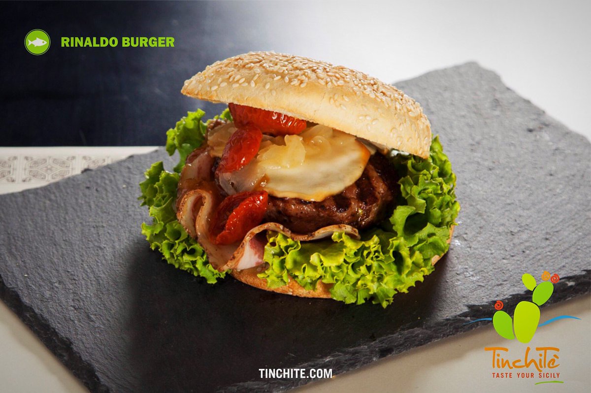 #RinaldoBurger. Who wants to taste?