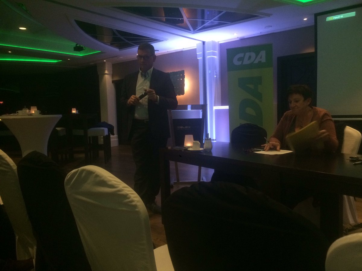 CDAOldebroek's tweet photo. Goede discussie over #H2O tussen leden @CDA Oldebroek en onze man in Gelderland tijdens ALV. https://t.co/oQXvMvoQoU