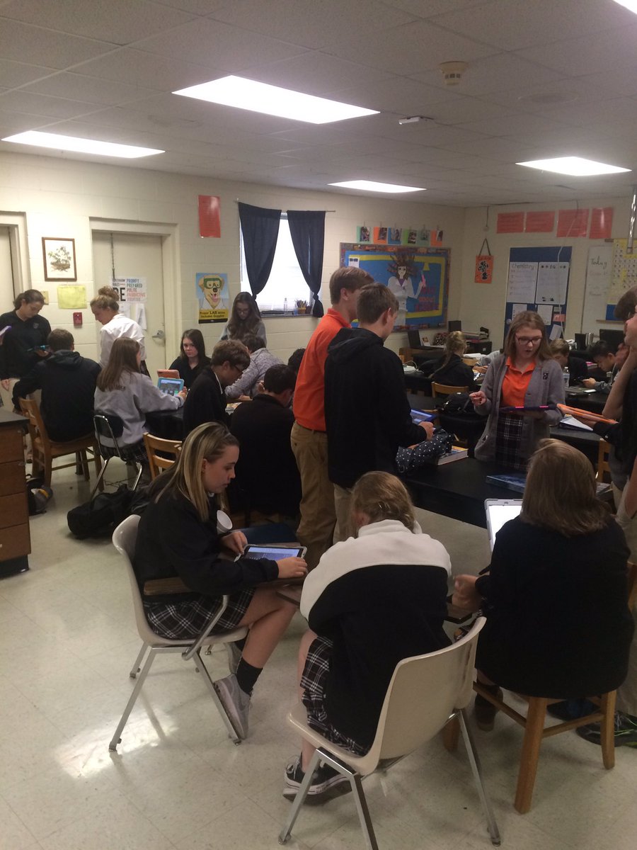 CougarsMTCS's tweet image. Love seeing Mrs. Reynolds' science students using @Apple IPads, @quizlet &amp;amp; peer collaboration for engaging test prep. #Differentschool