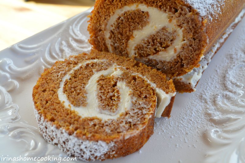 Irinascooking's tweet photo. Delicious moist and full of flavor pumpkin roll! A must try recipe!! #pumpkinroll #fall #roll #moist https://t.co/MI81fEldXG