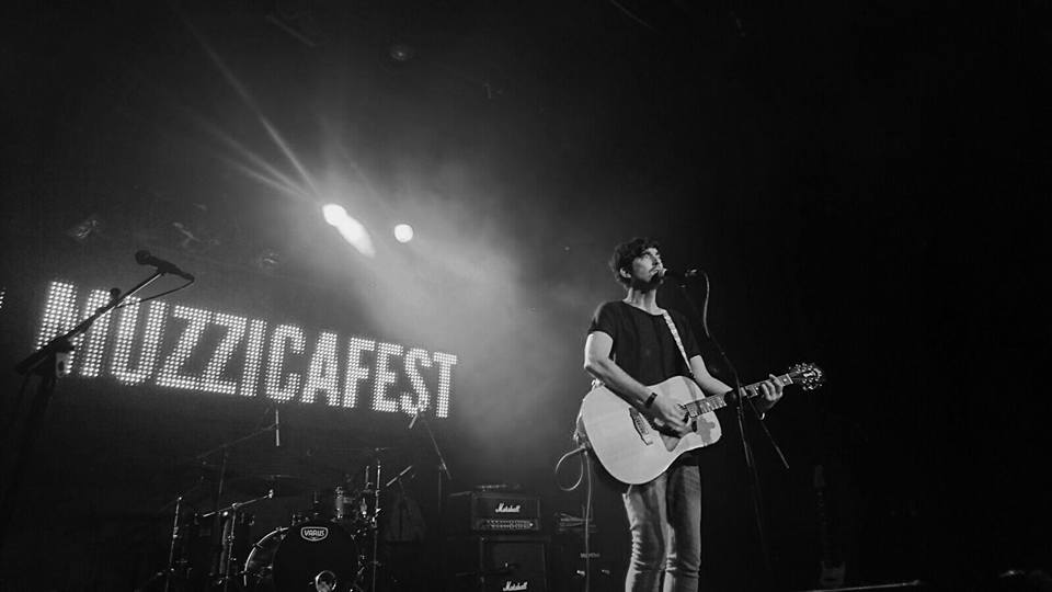 El sábado estuve cantando unas cuantas canciones en el <a href="/muzzicafest/">MUZZICA FEST</a>. Un gustazo participar en este festival organizado con corazón.