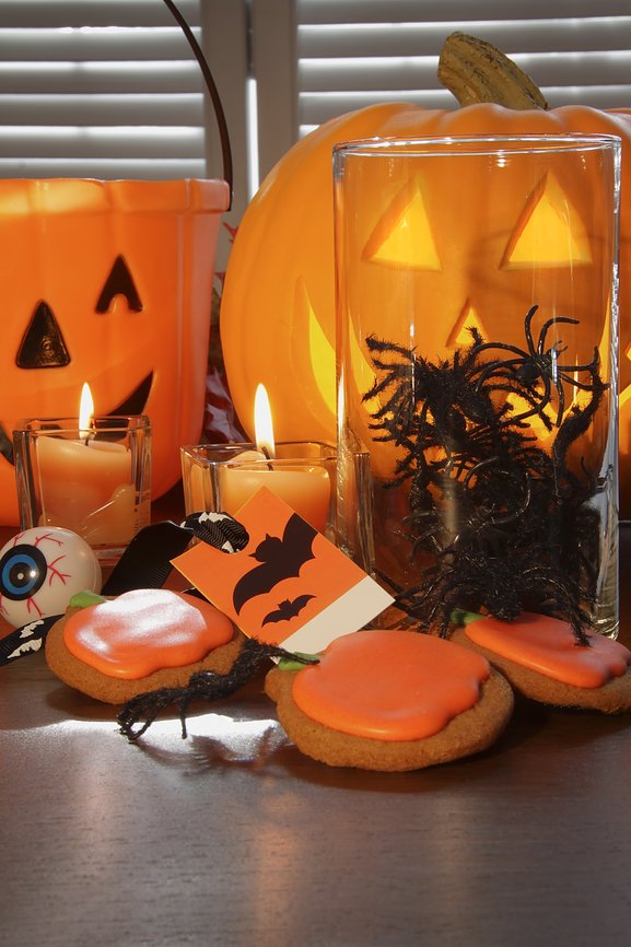 Blood red &amp; velvety, #CaliforniaMerlot is a must-have wine 4 your #Halloween party. #MerlotMe