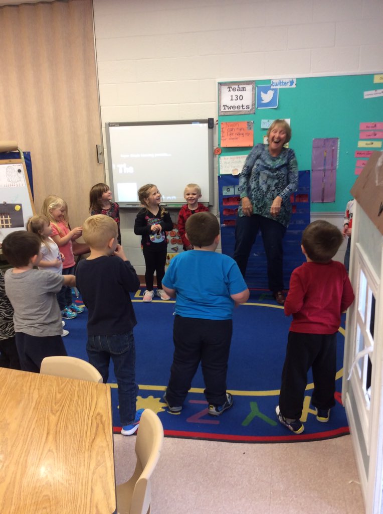 It's so nice to have Mrs Carter here today to visit . We are having a blast learning some new Halloween songs. #RidgewoodPS #shesthebest