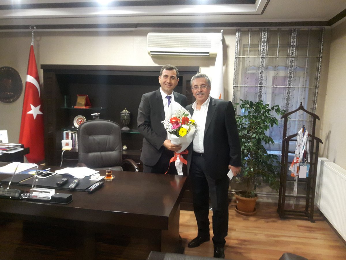 Belediye Başkanımız sayın Selçuk Çetin İlçe Başkanlığımızı ziyaret etmiştir.<a href="/mustafaatas/">Mustafa ATAŞ</a> <a href="/mnedimyamali/">M. Nedim Yamalı</a> <a href="/selcukcetin_/">Selçuk Çetin</a> <a href="/muminaltunisik/">Mümin Altunışık</a>