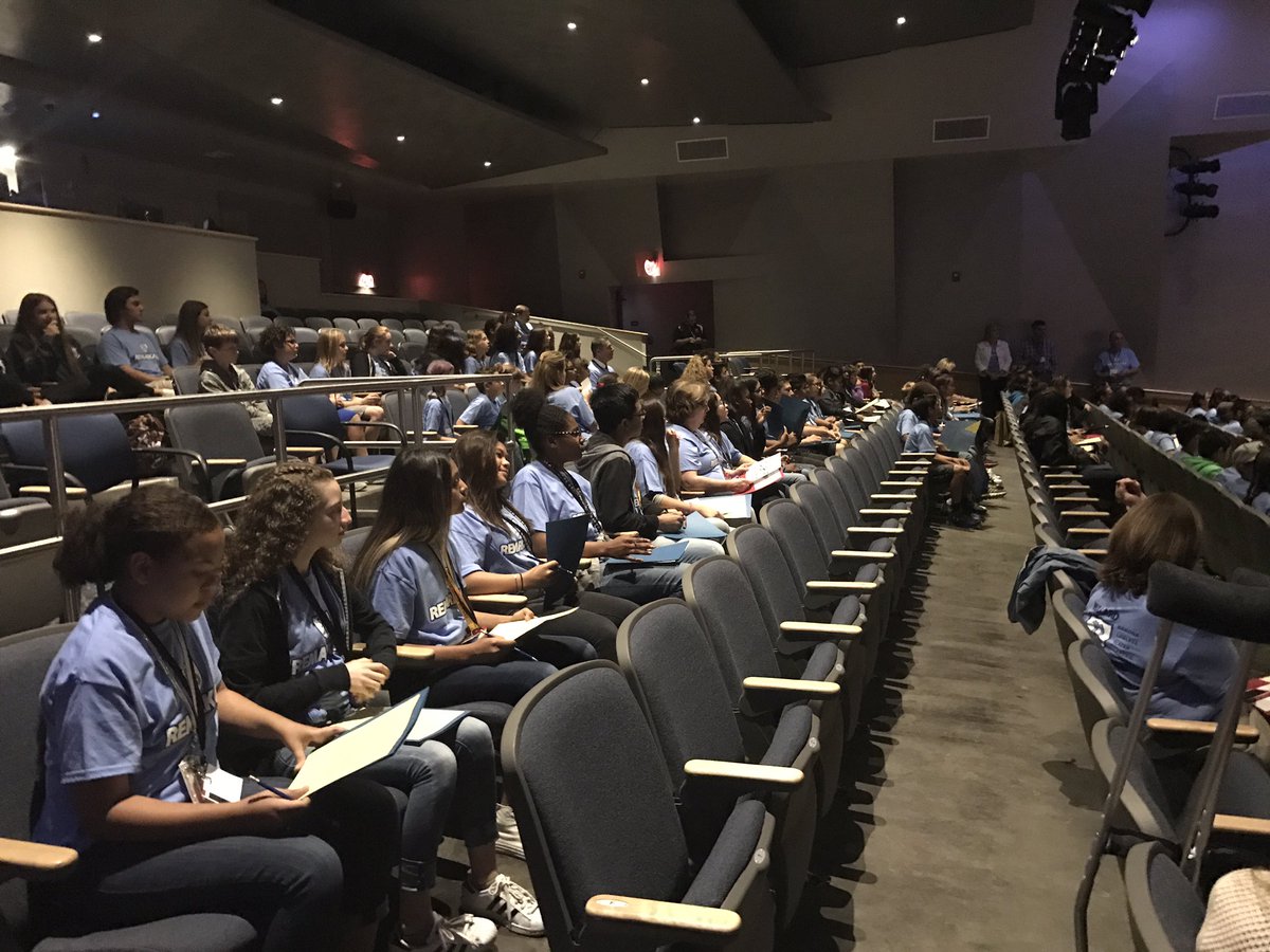TenayaBraves's tweet photo. @TenayaBraves Focused on being a learner and a leader @ the Bullard Region K-8 Leadership conference!     B Remarkable!! https://t.co/djluOcxLmi