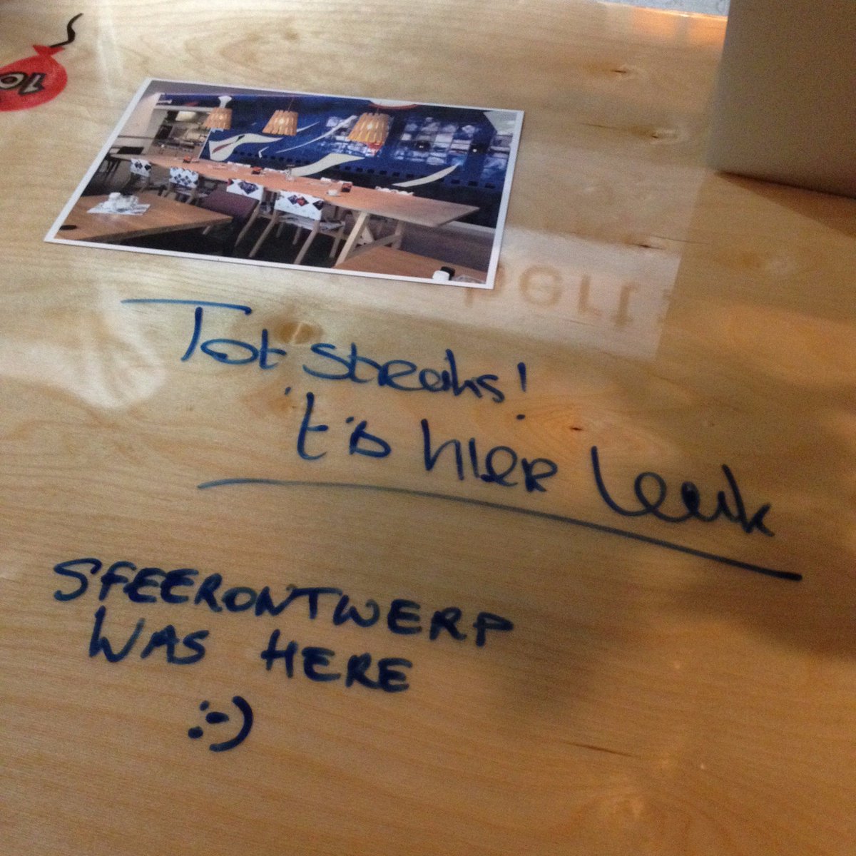 sfeerontwerper's tweet photo. Felt like a child today at #DDW, scribbling on a taylor-made table by #Sigebert :-) https://t.co/xQf6dfcQqh