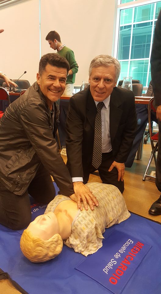 DrLopezRosetti's tweet photo. Ayer en la cámara de diputados de la nación junto a @Julyweich  #DiaDelRCP al 12 de Julio, día del natalicio del Dr. Rene Favaloro. https://t.co/bbAeeXfRSx