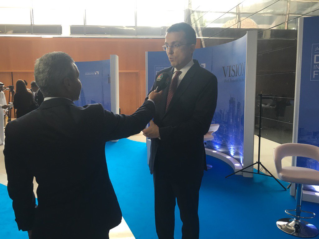 Aania_Alam's tweet photo. #BTS - @RudolphLohmeyer Director @ATKearneyGBPC talking to the media at #DIF2016 @ATKearney @DubaiFDI https://t.co/5Fd1X5L0Ua